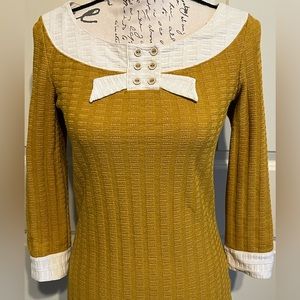Women’s Small Mustard Yellow Pilcro Top